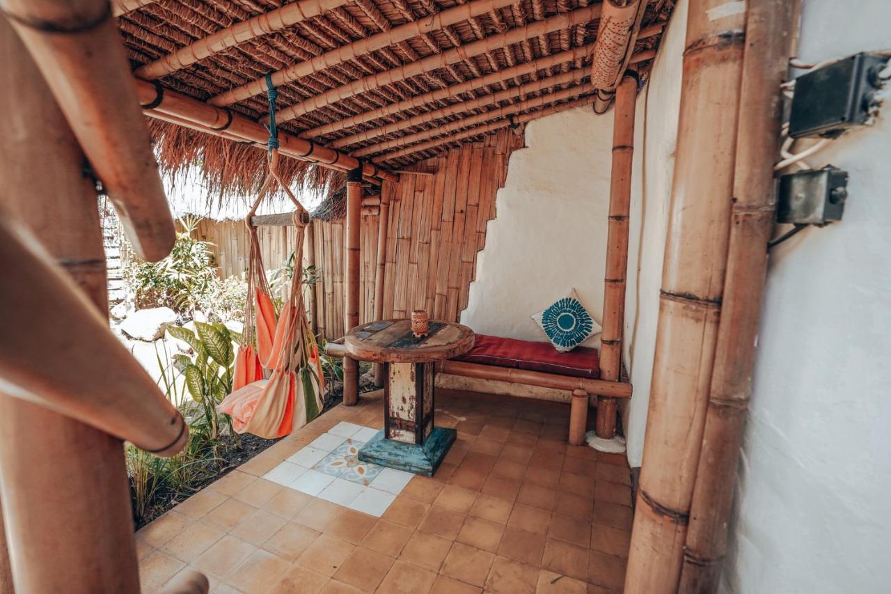 Blue Earth Village Amed  Luaran gambar