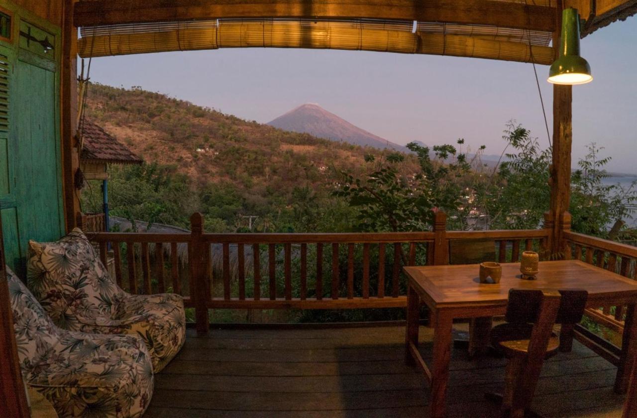 Blue Earth Village Amed  Luaran gambar