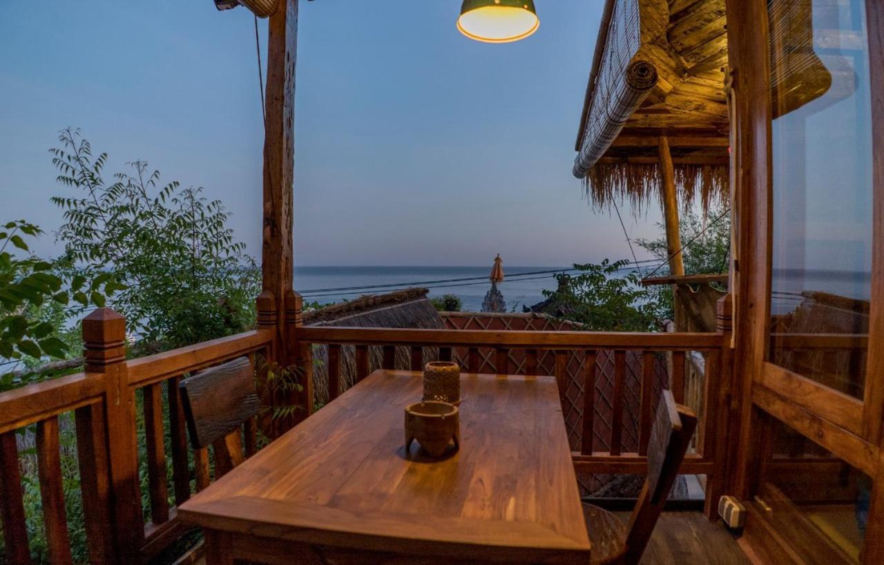 Blue Earth Village Amed  Luaran gambar